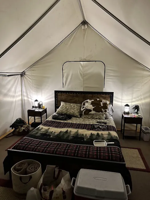 Bear Den Cabins & Camp 3