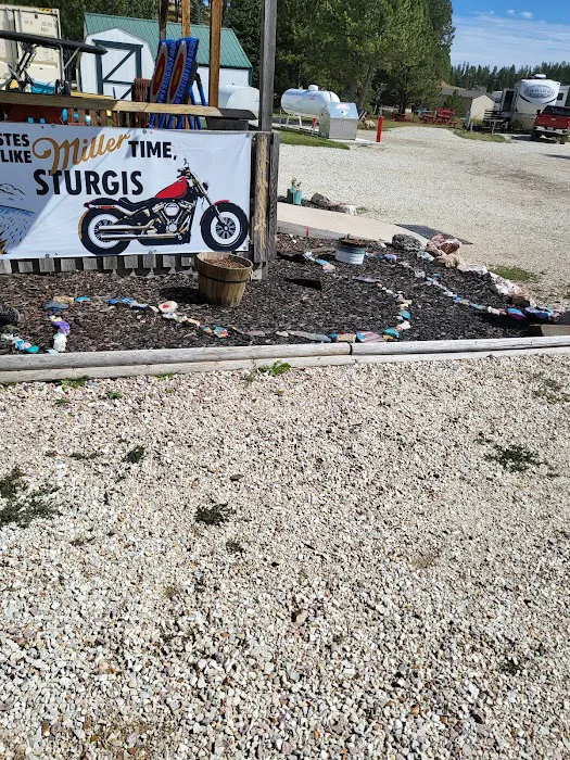 Custer Crossing Campground and Last Stand Cafe 3