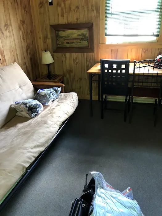 Revelle's River Resort 0