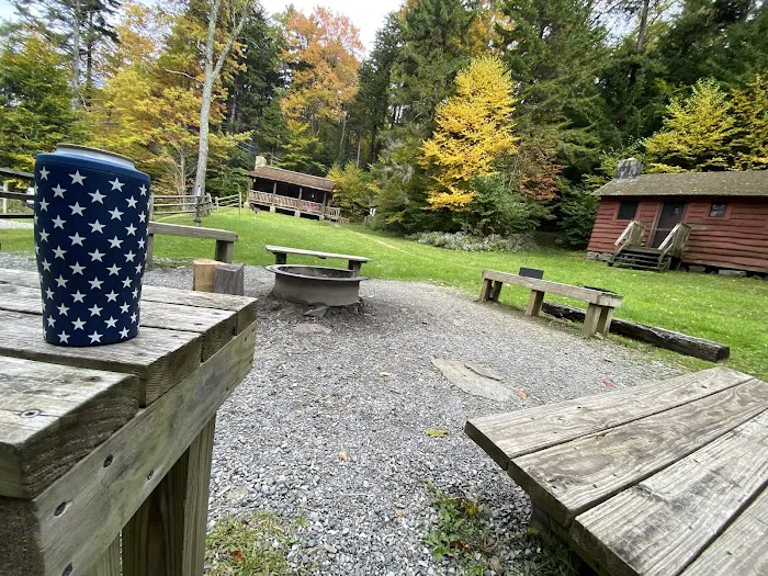 Middle Mountain Cabins 0