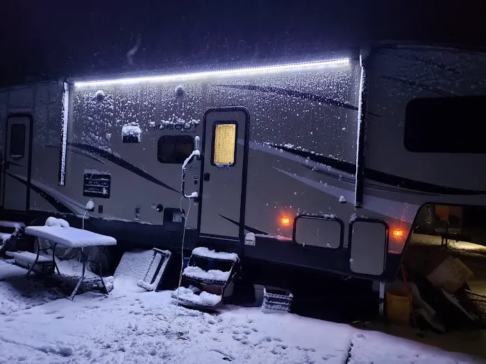 Hefners RV Park & CampgroundHome 7