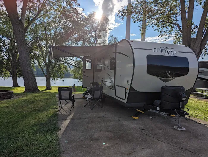 Lock 24 RV Park and Campground 7