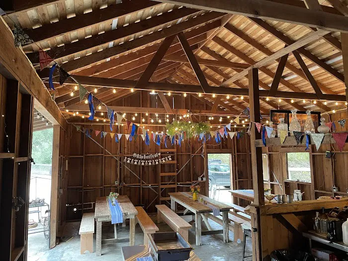 Whiskey Hill Barn 0