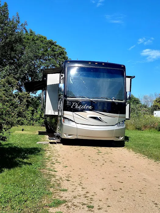 Lake Elmo Park Reserve modern campground 0
