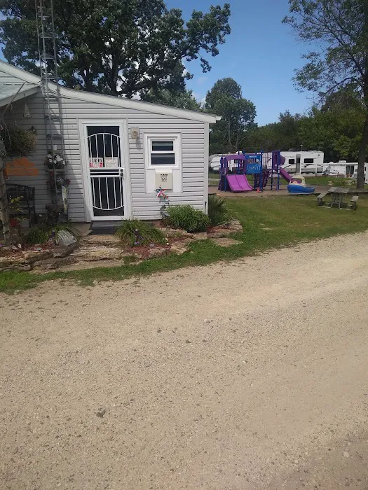 Lake Pepin Campgrounds & Trailer 8