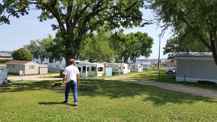 Lake Pepin Campgrounds & Trailer 5