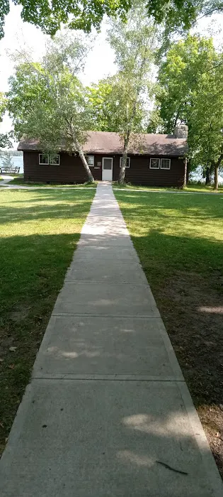 Hidden Lake Modern Group Center 0