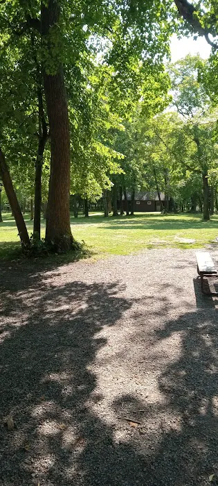 Hidden Lake Modern Group Center 3