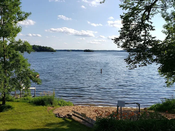 Farm Island Lake Resort 0