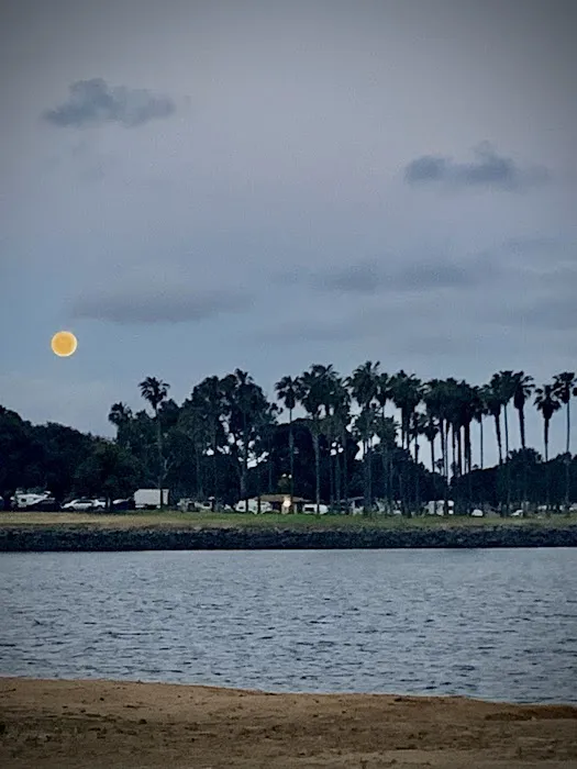Paradise point beach 6