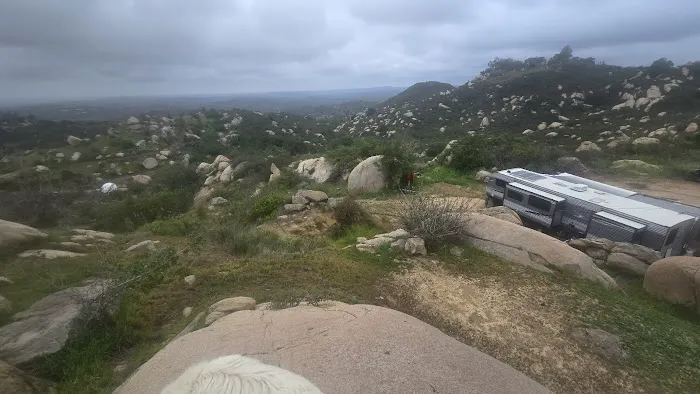 Hilltop Hideout at Splitrock Farm 0