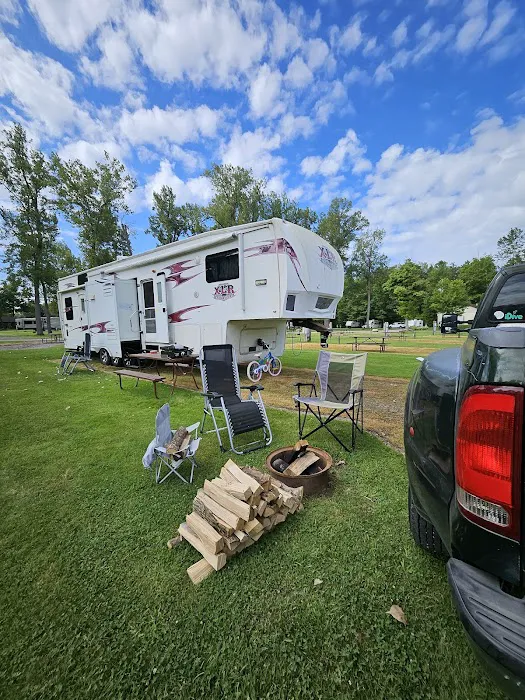 Niagara's Lazy Lakes Camping Resort 1