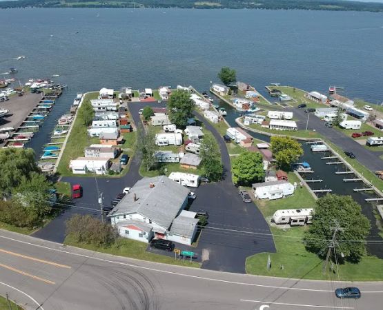 Peachie's Lakeside Camping