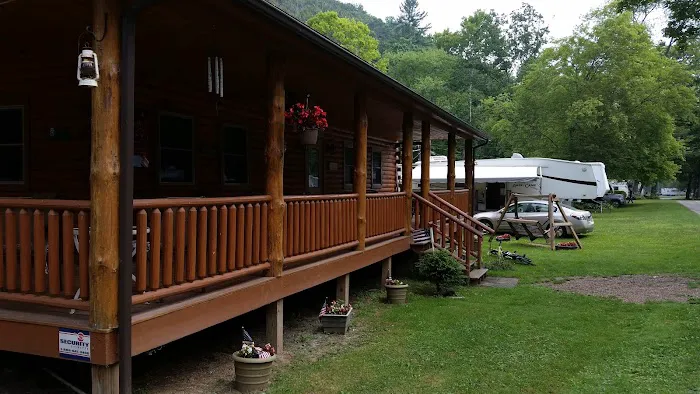 Marlowe's Scenic River Campground 8