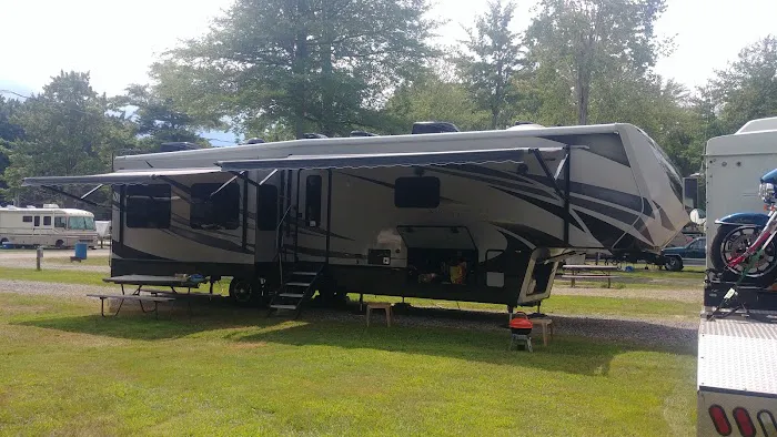 Evergreen Lake Park RV Sales 3