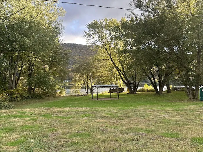 Section 8 Riverlot 0