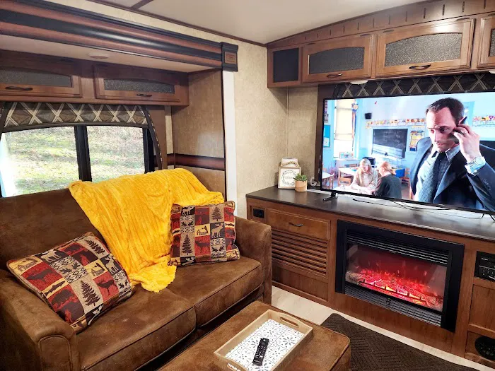 Cedar Creek Hideaway 8
