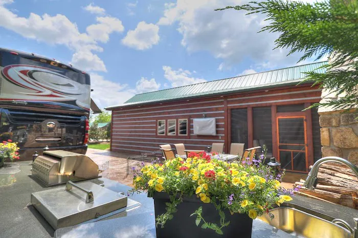 The Dell Motorcoach Resort 9