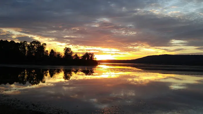 Little Mountain Marina-Camping 2