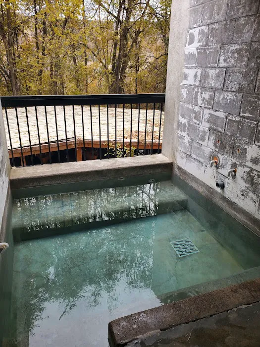 Banbury Hot Springs 3