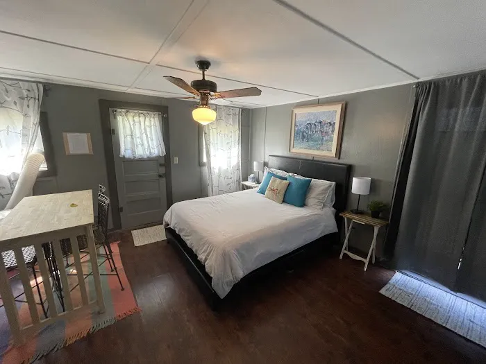 Jolley Camper RV and Cottages 6