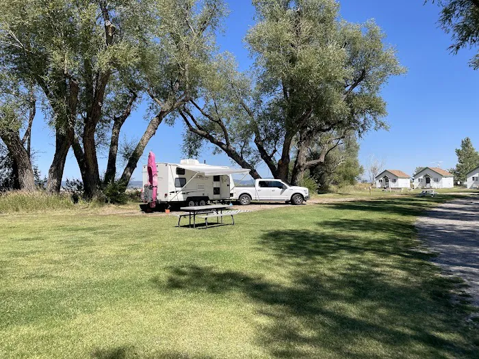 Jolley Camper RV and Cottages 5