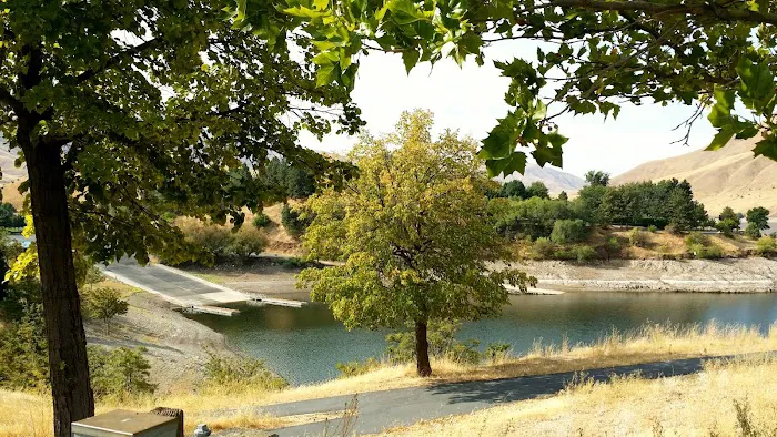 Woodhead Park 7