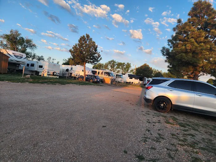 Dakota Campground and Mobile Home Park 3