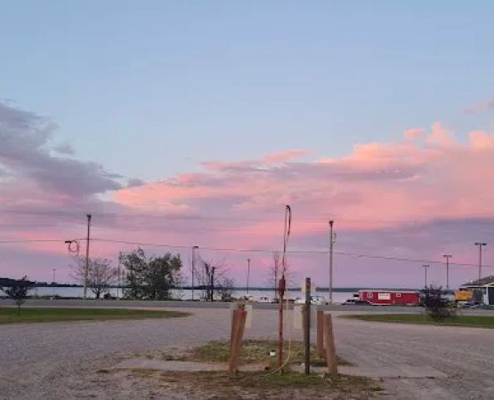 RiverView Park and Campground