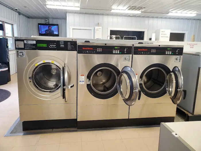 Varlas Campgrounds, RV Mobile Home Parts, Laundromat & Propane Sales 0