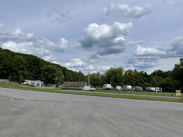 Crawford's Camping Park 3