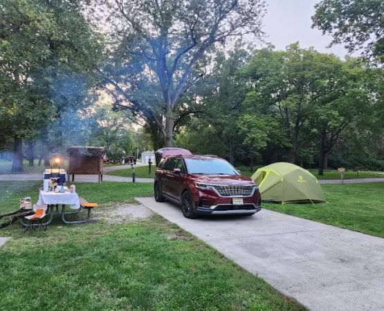 Walnut Woods State Park Campground