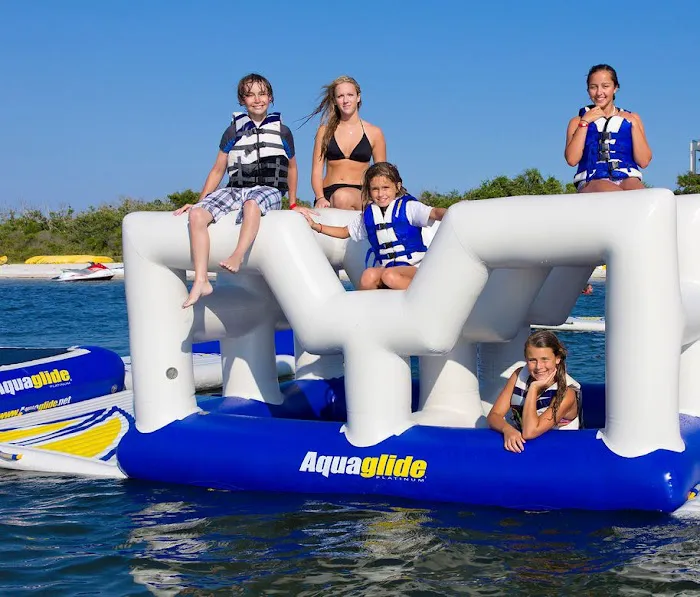 Tiki Beach Resort Rentals on Kettle Moraine Lake 4