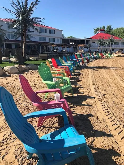 Tiki Beach Resort Rentals on Kettle Moraine Lake 8