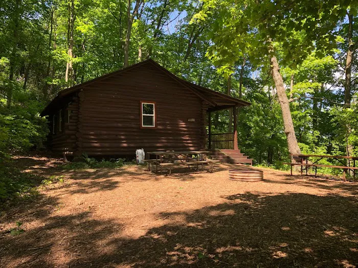 Glacier Hills Rustic Lakefront Cabins 1