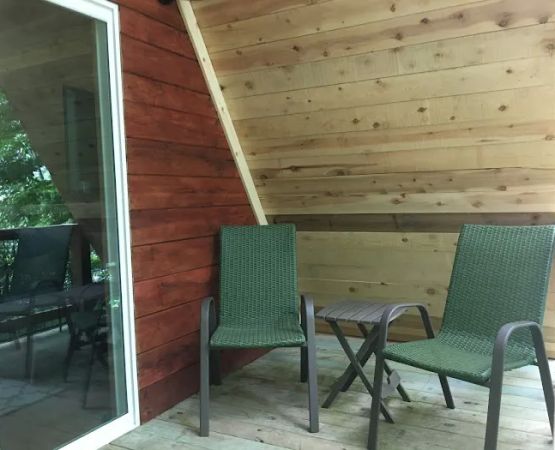 Glacier Hills Rustic Lakefront Cabins