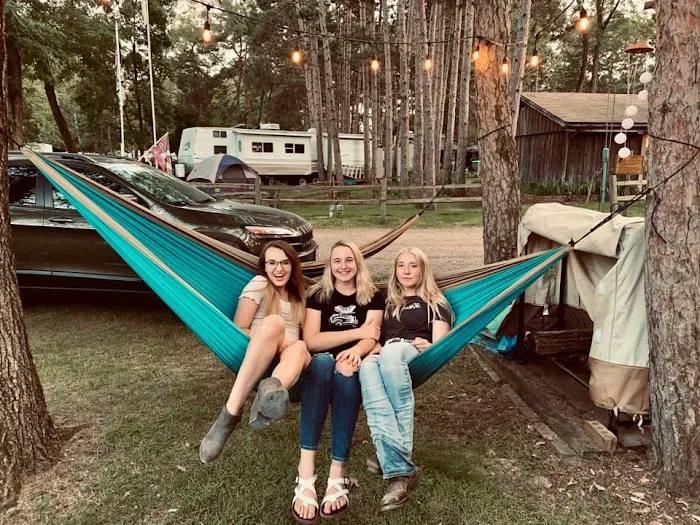 Buffalo Lake Camping Resort 5