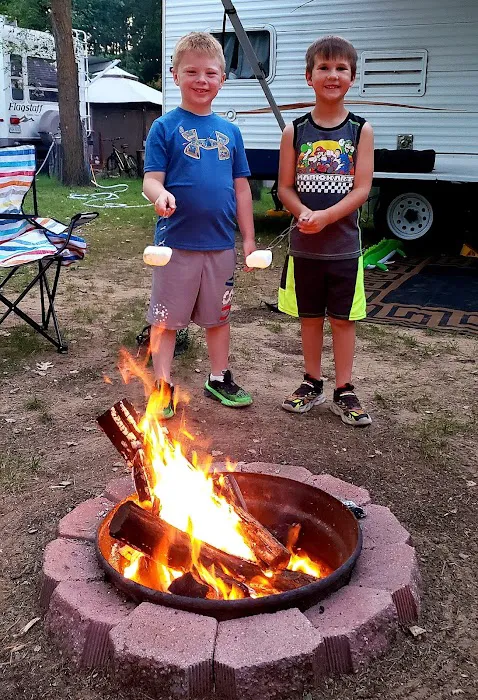 Buffalo Lake Camping Resort 7