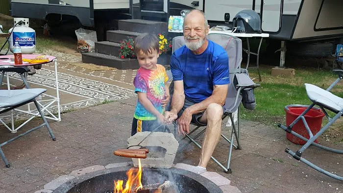 Buffalo Lake Camping Resort 8