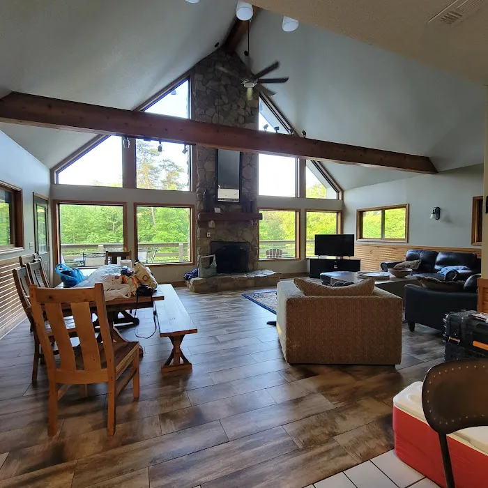 Hocking Hills Fireside Lodge 0