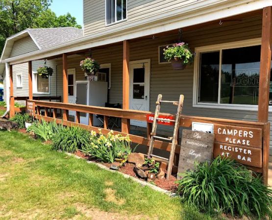 The Rock Camping Resort Bar