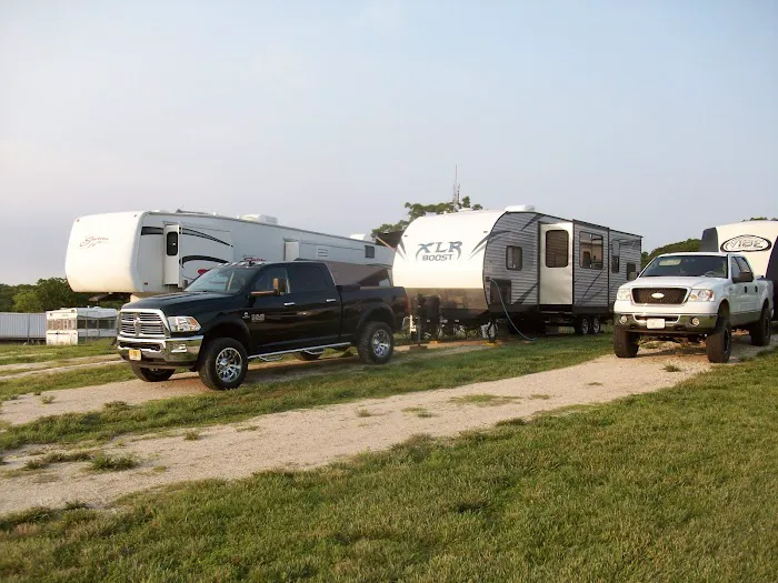 Hermann Horse RV and Camp park 8