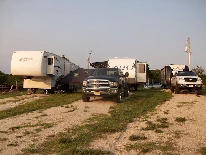 Hermann Horse RV and Camp park 9