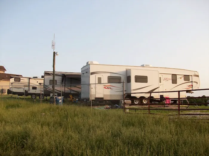 Hermann Horse RV and Camp park 7