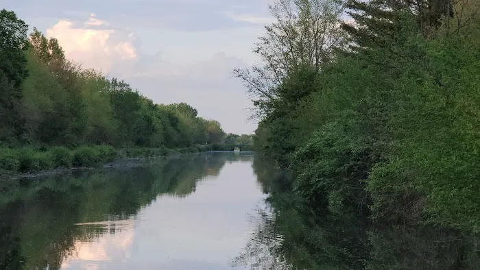 Lock 22 Camping 8