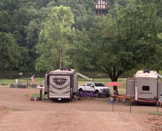 Caddo River Access RV Park & Rental