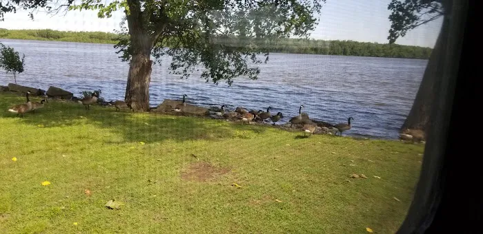 Edge Of The River Resort 8
