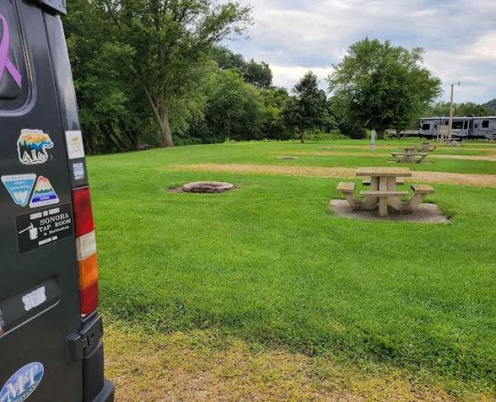 Viola Banker Park & Campground
