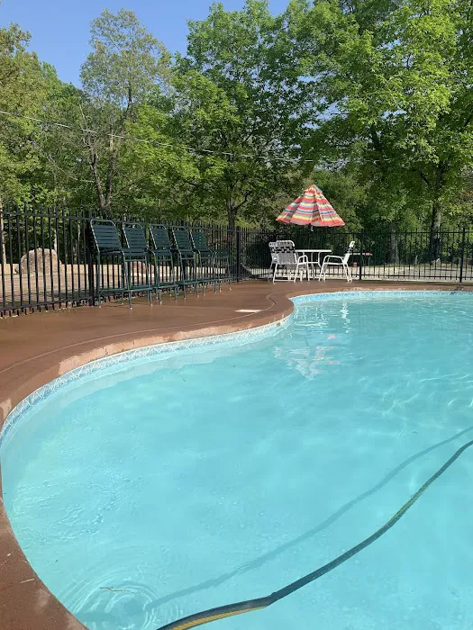 Majestic Oaks RV Park & Campground 3