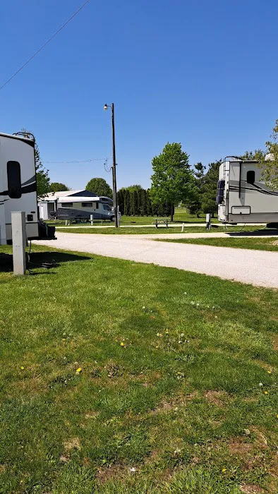 D & W Lake Camping & RV Park 7
